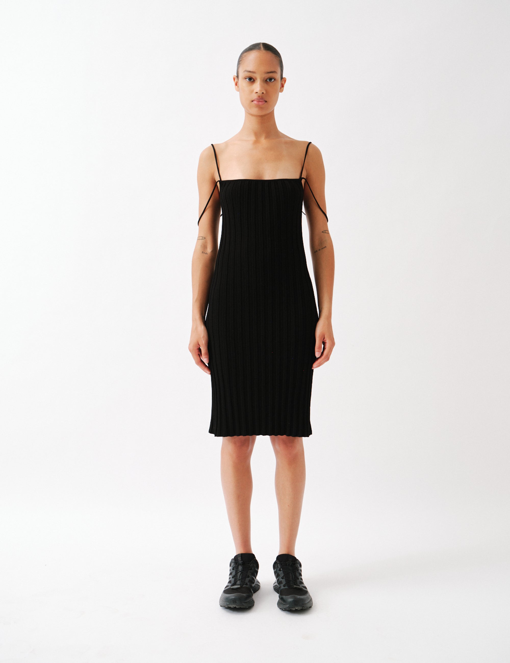 Trine String Dress Black